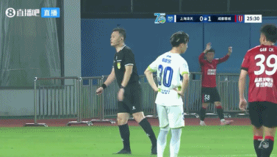 韦世豪任意球破门 成都蓉城半场1-0上海泽天
