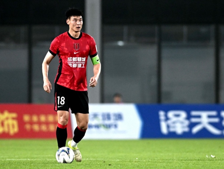 成都蓉城客场4-0上海泽天 全华班调整战术奏效 成都蓉城客场4-0上海泽天 全华班调整战术奏效