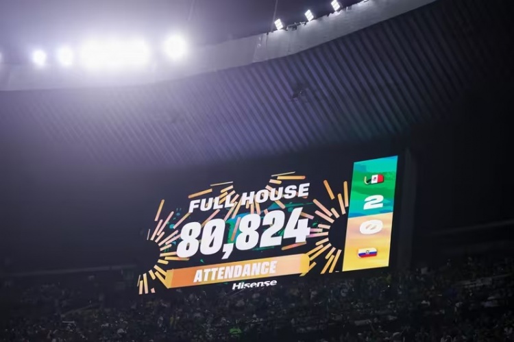 80824人见证墨西哥2-0厄瓜多尔晋级16强，阿兹特克满座