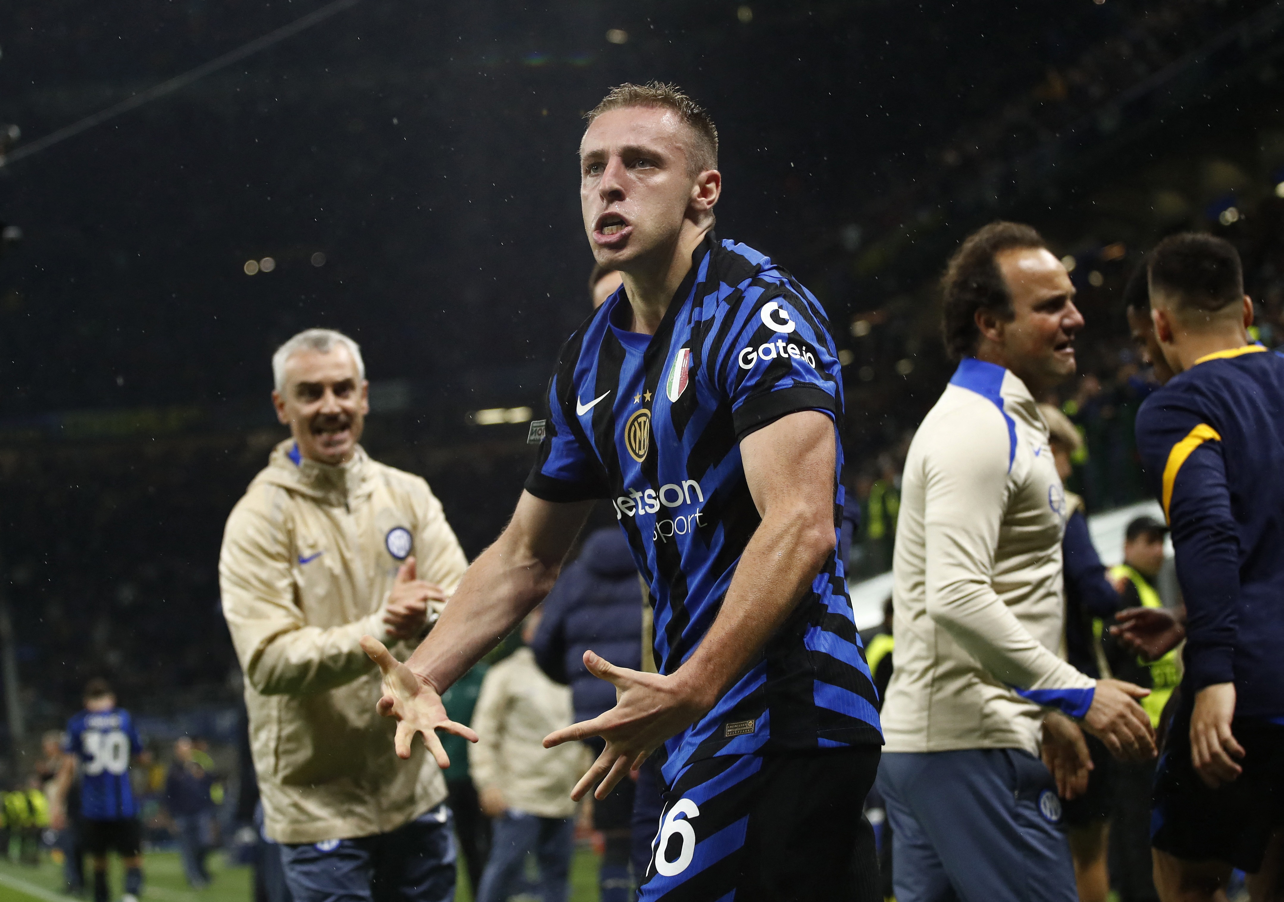 国米清洗两将：帕瓦尔弗拉泰西随队夏训待售，高薪与出场时间成离队障碍