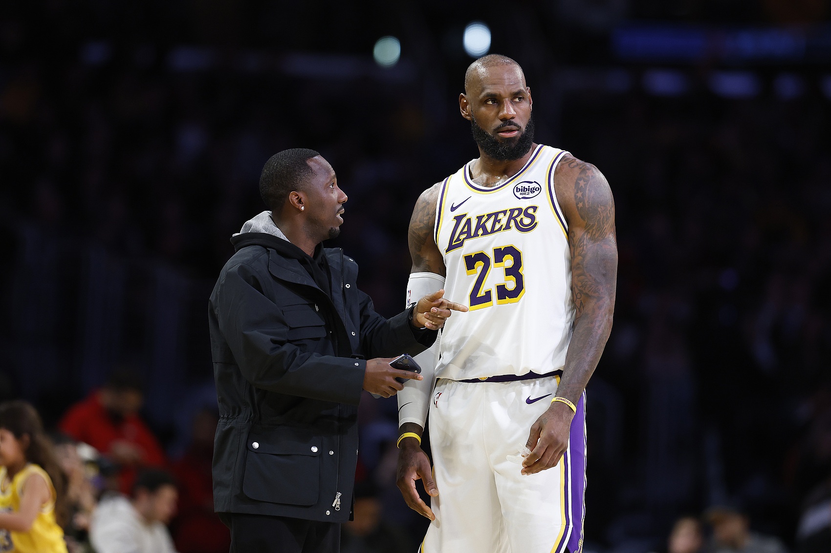 詹姆斯底薪加盟76人 单季降薪4875万创NBA历史