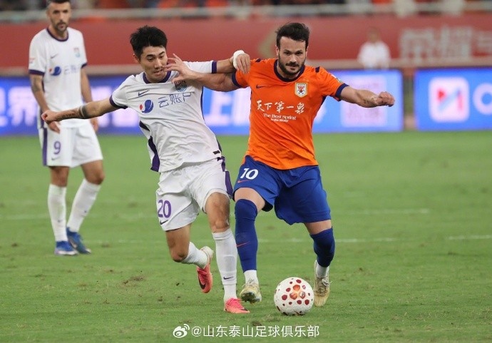 泰山2-1逆转津门虎 残阵混编新老合力拿下三分