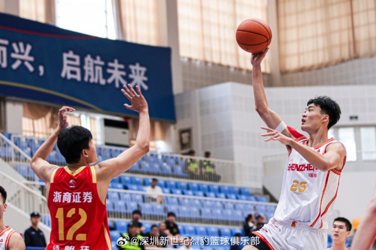 深圳夏联收官68-62胜浙江 半场49-30奠定胜局