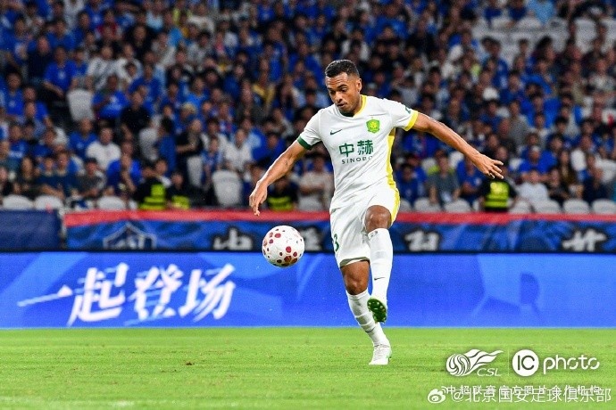 侯森多次扑救曹永竞张稀哲破门 国安客场3-0击败申花 侯森多次扑救曹永竞张稀哲破门 国安客场3-0击败申花