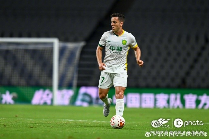 侯森多次扑救曹永竞张稀哲破门 国安客场3-0击败申花 侯森多次扑救曹永竞张稀哲破门 国安客场3-0击败申花