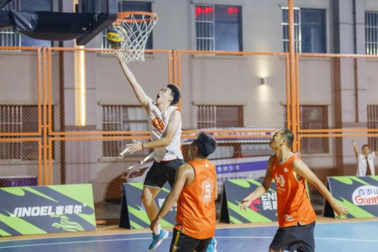 FIBA Open 3x3呼和浩特站战罢 蒙草酒业全胜夺冠 FIBA Open 3x3呼和浩特站战罢 蒙草酒业全胜夺冠