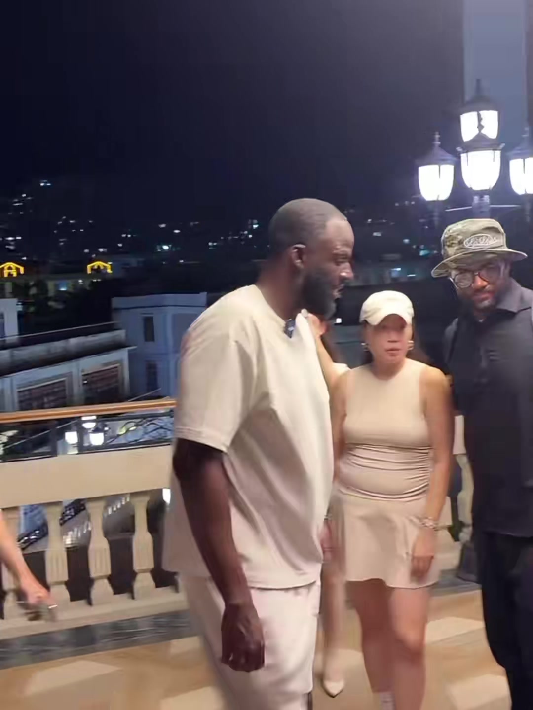 追梦格林潮汕行 汕头小公园喝功夫茶看夜景
