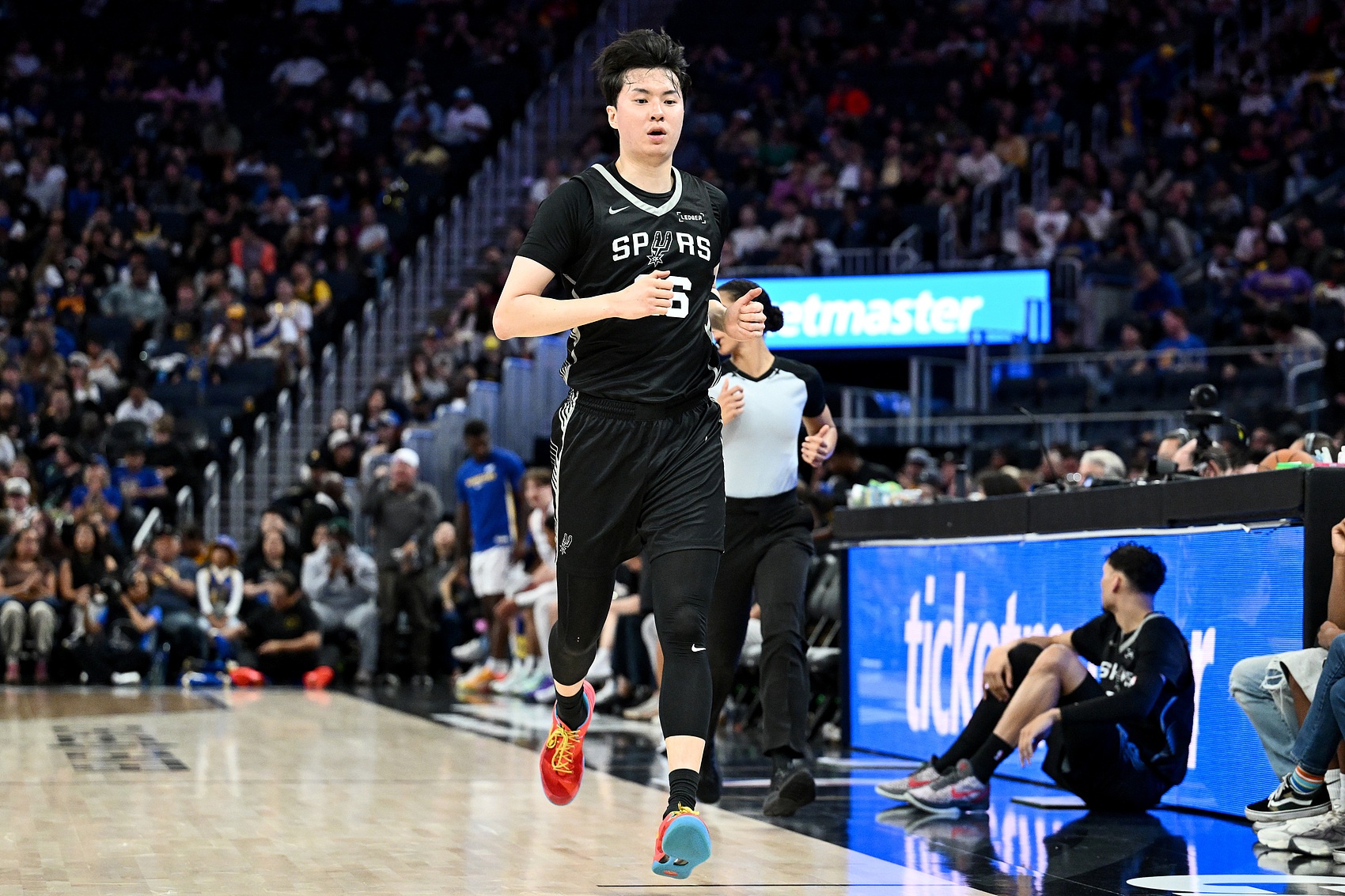 放弃130万美元追梦！李贤重赴G联赛最高仅12万美元 收入暴跌90%