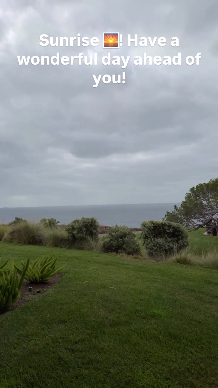 心旷神怡！詹姆斯晒海边日出风景：祝你拥有美好的一天！